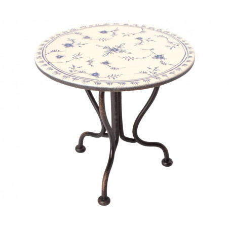 Vintage tea table, micro