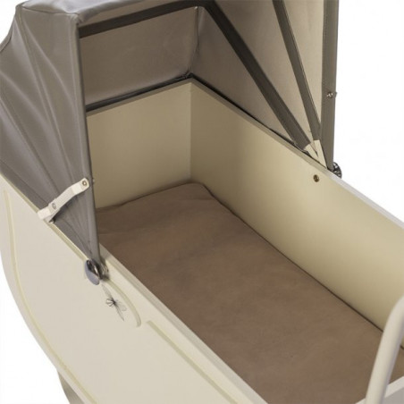 byAstrup - Lyxig retro dockvagn, cream byAstrup - Lyxig retro dockvagn, cream